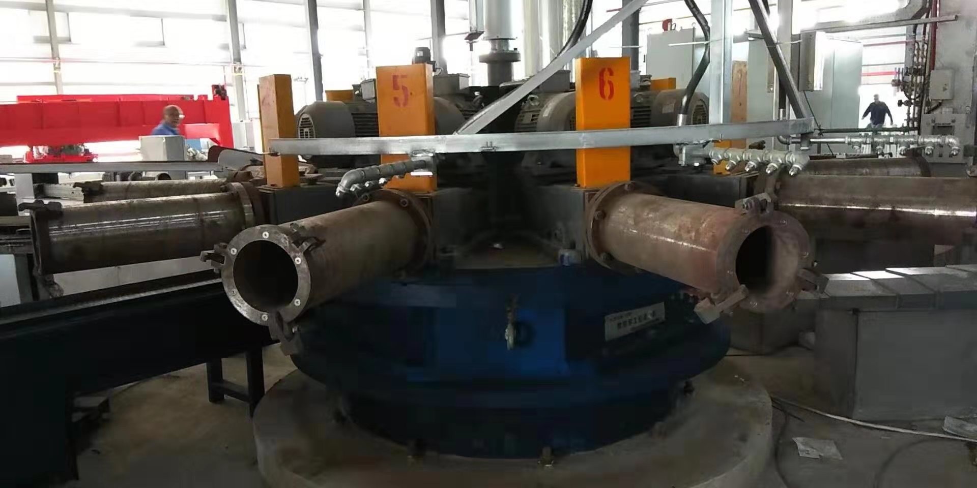 輪胎模具多工位專(zhuān)機(jī)